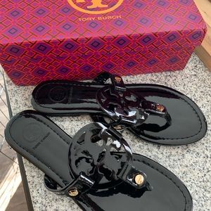 DUPED Tory Burch sandal